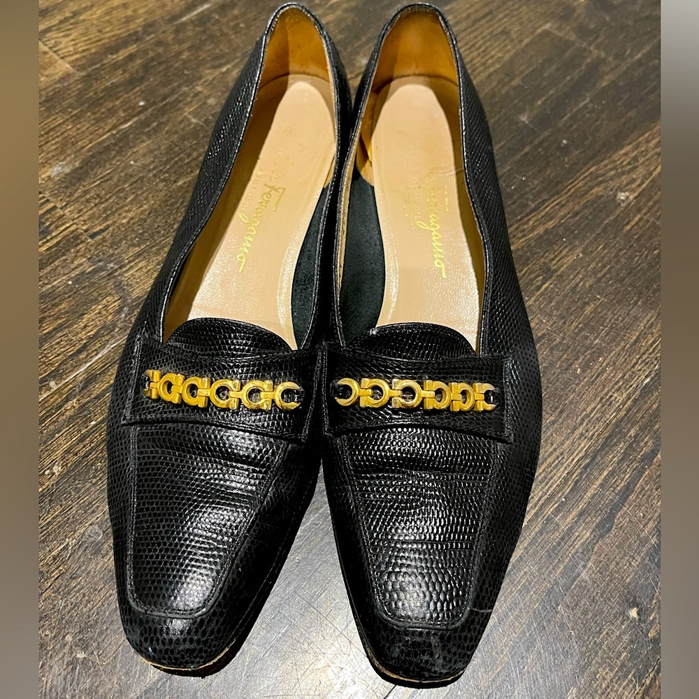 Salvatore Ferragamo Black Gold Loafer Flats Vintage Gancini Chain Size 8.5 A2